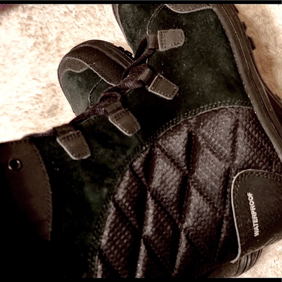 Columbia Winter Snow Boots NWOT! - Picture 5 of 6